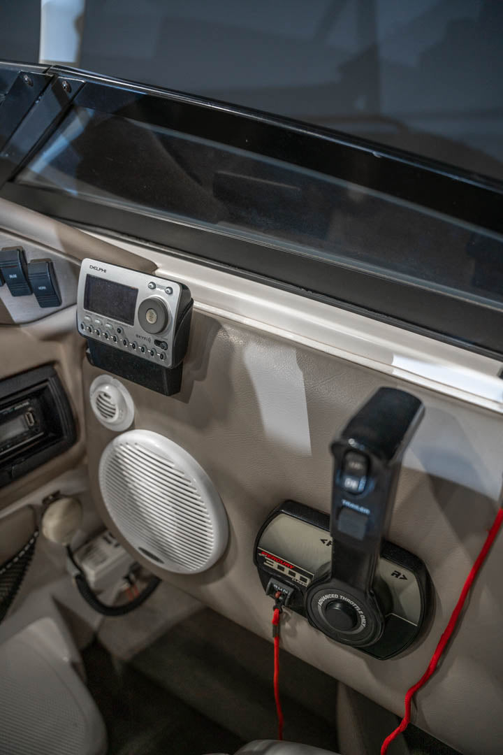 2000 Rienell 240BR - BoardCo Boats