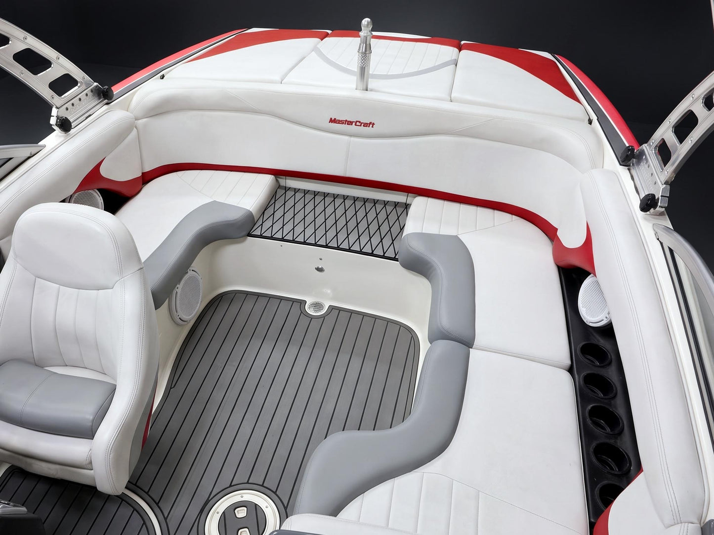 2006 Mastercraft Xstar in Red / White