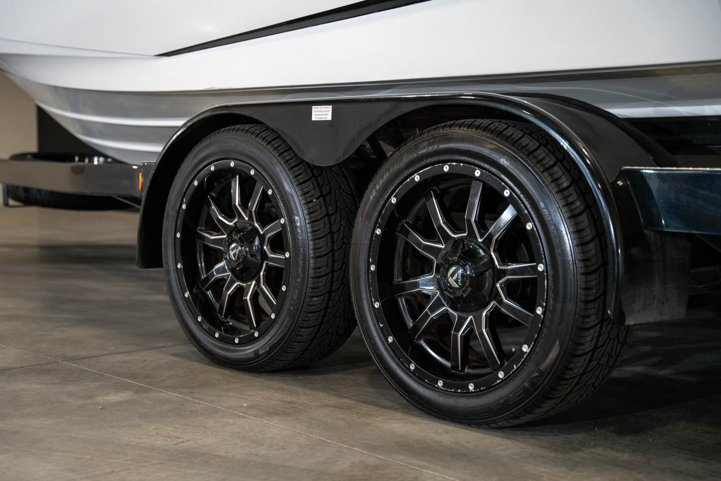 2019 MB B52 - BoardCo Boats
