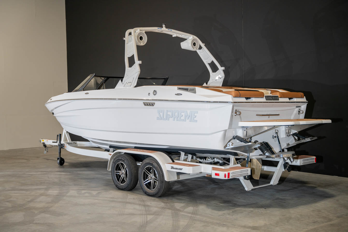 2022 Supreme S220 All White - BoardCo