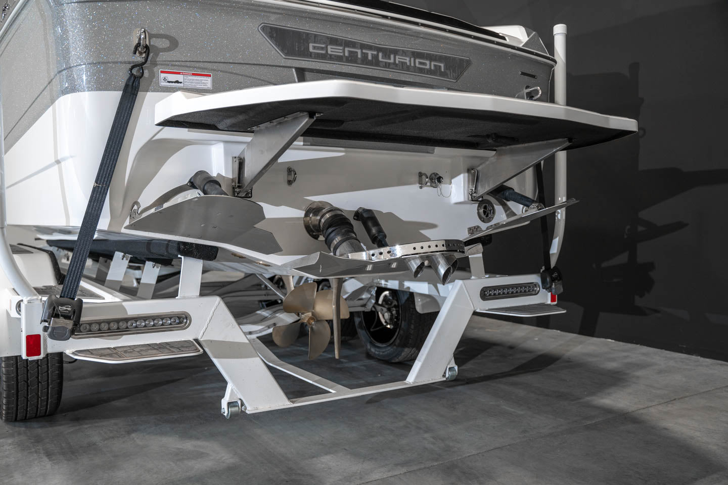 2023 Centurion Ri265 Silver Flake / White - BoardCo Boats