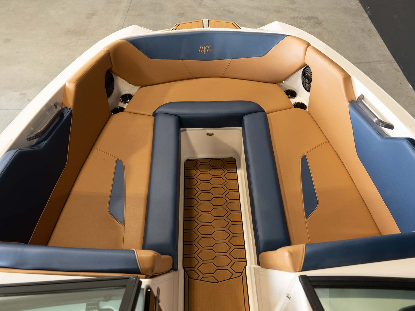 2024 Mastercraft NXT - Blue Flake / White - BoardCo Boats