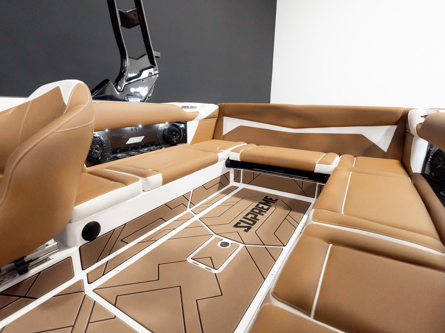 2025 Supreme S240 - White / Tan Interior - BoardCo