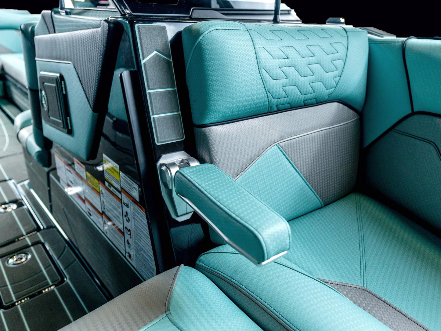 2026 Centurion Ri245 - Onyx Black Flake / Spearmint