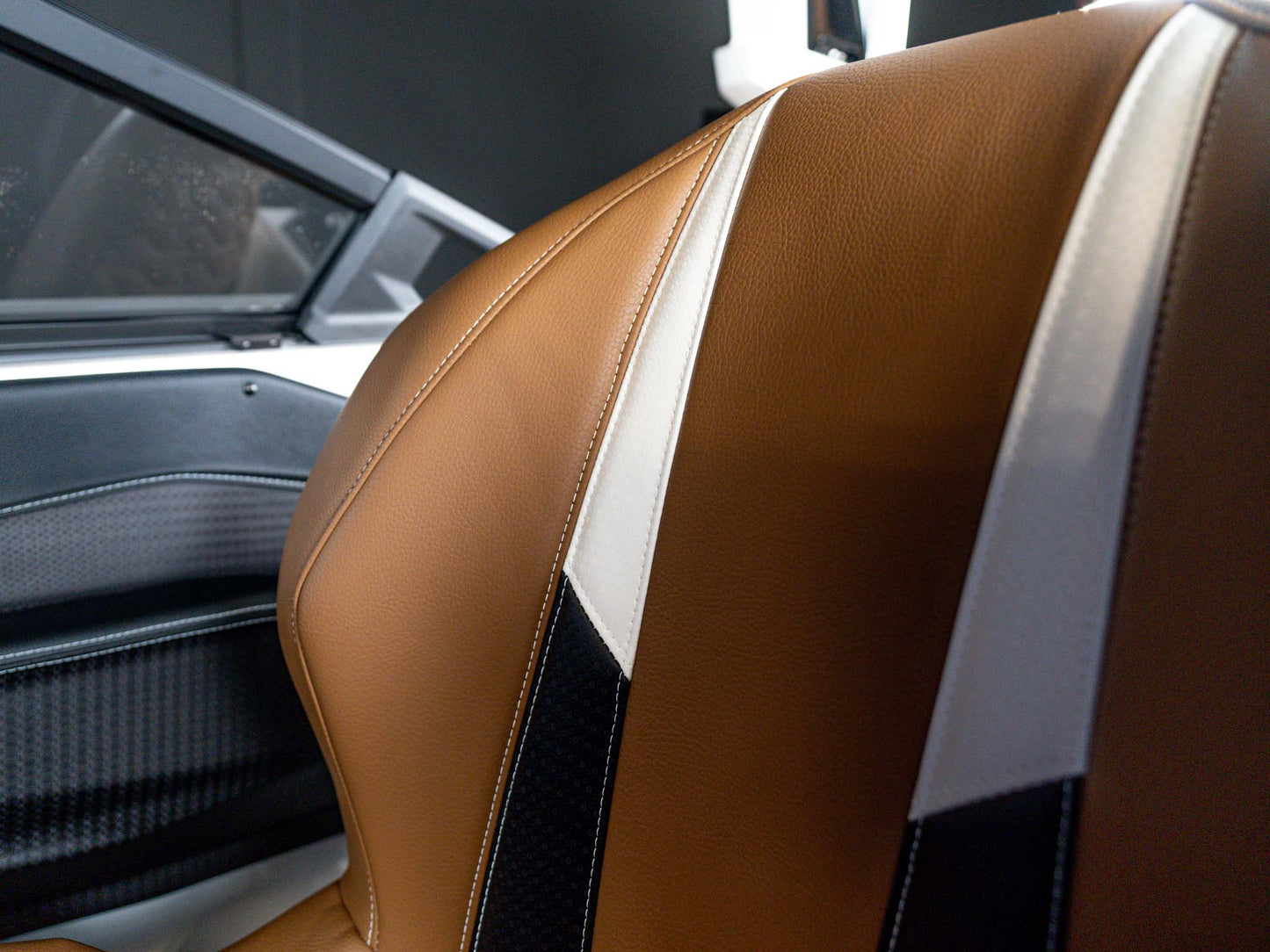 2026 Centurion Ri245 - White Stormtrooper - BoardCo Boats