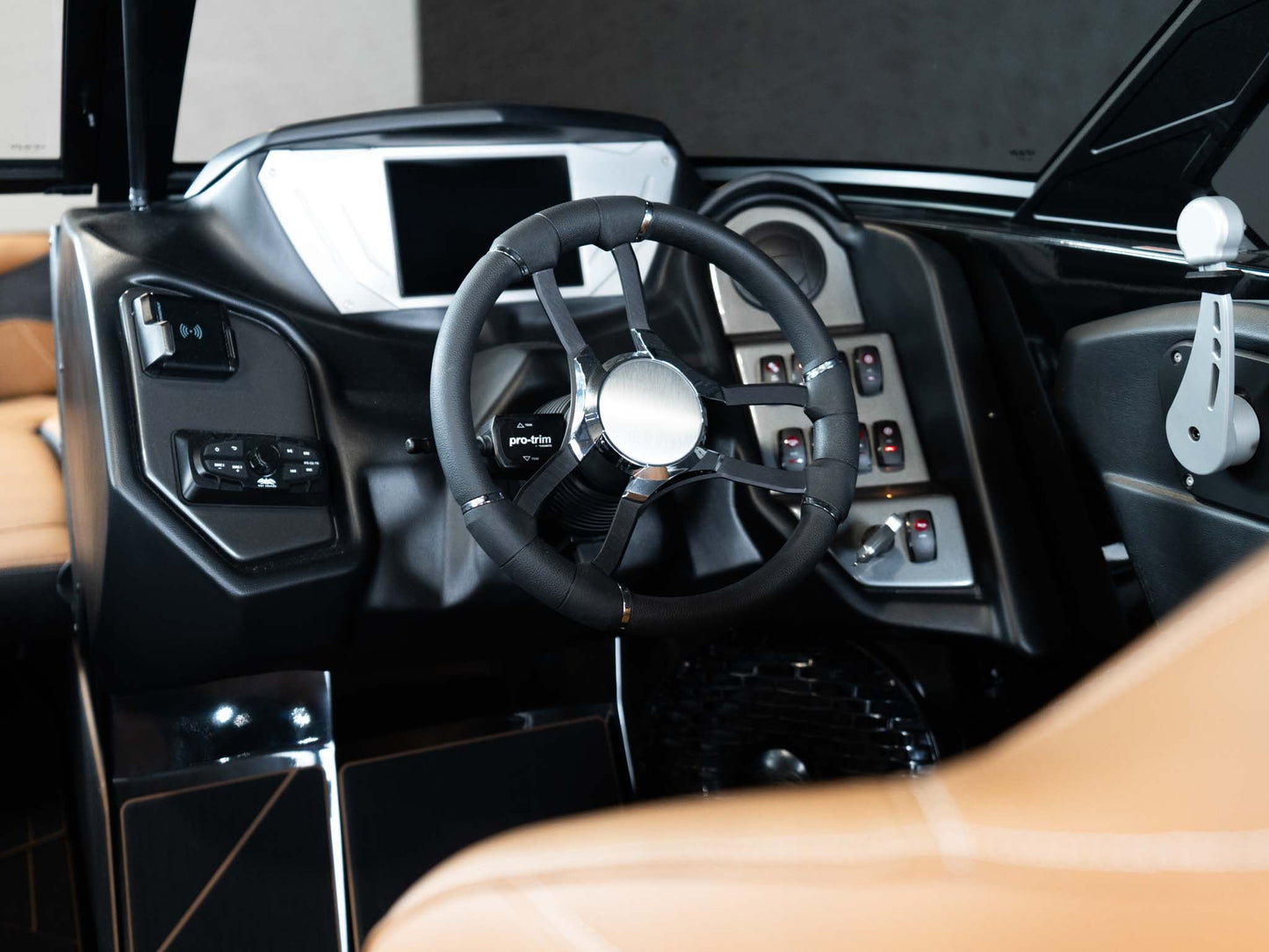 2026 Supreme S240 - Black / Castano - BoardCo Boats