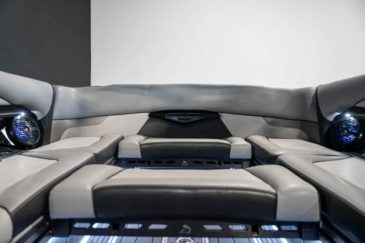 2018 Centurion Ri257 White / Black Flake