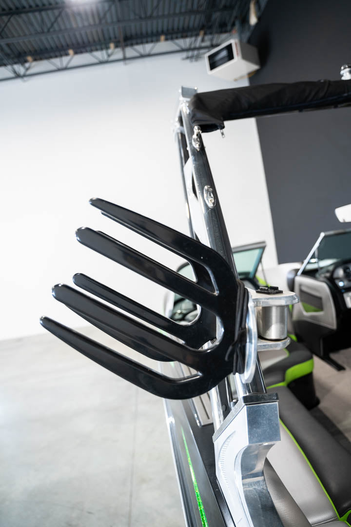 2015 MB B52 Green Flake / Black
