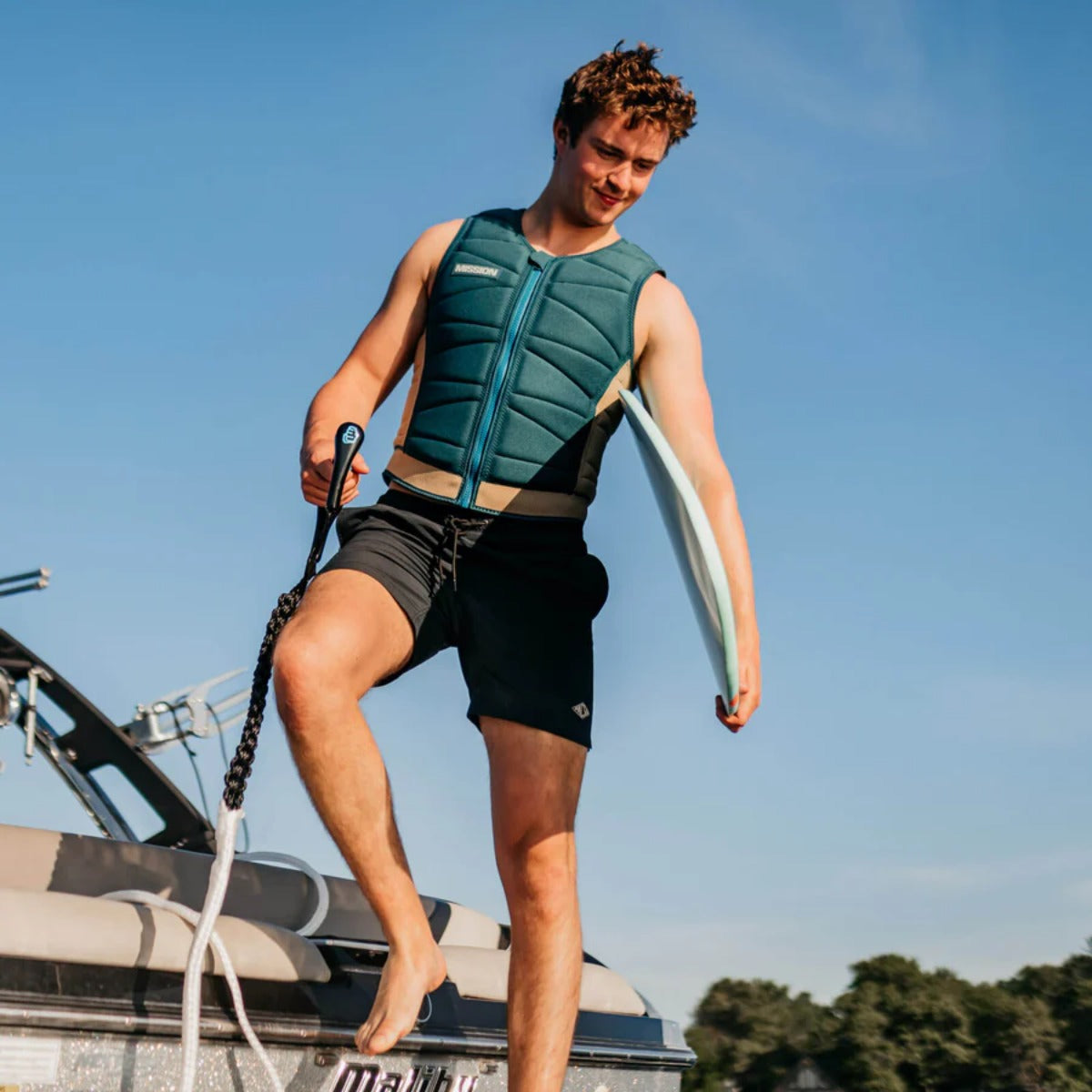 Mission Ondo Men's Comp Vest in Deep Sea