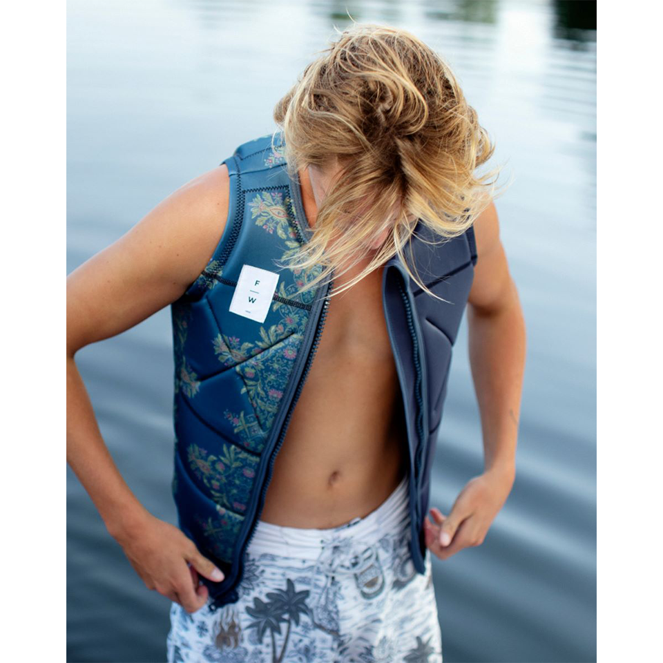 Follow Unity Comp Wake Vest in SB Charcoal