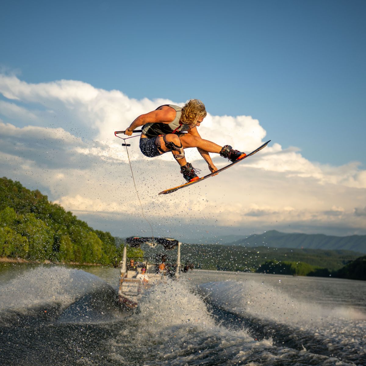 Hyperlite Riot Loaded Wakeboard 2024 - BoardCo