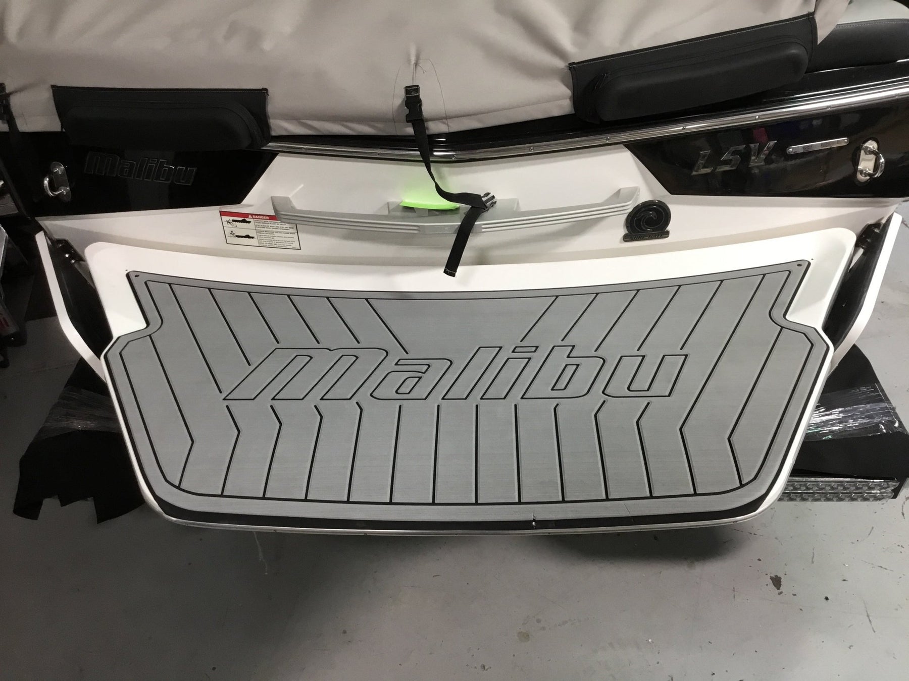 Malibu 22 LSV Wakesetter Swim Platform Cover - BoardCo