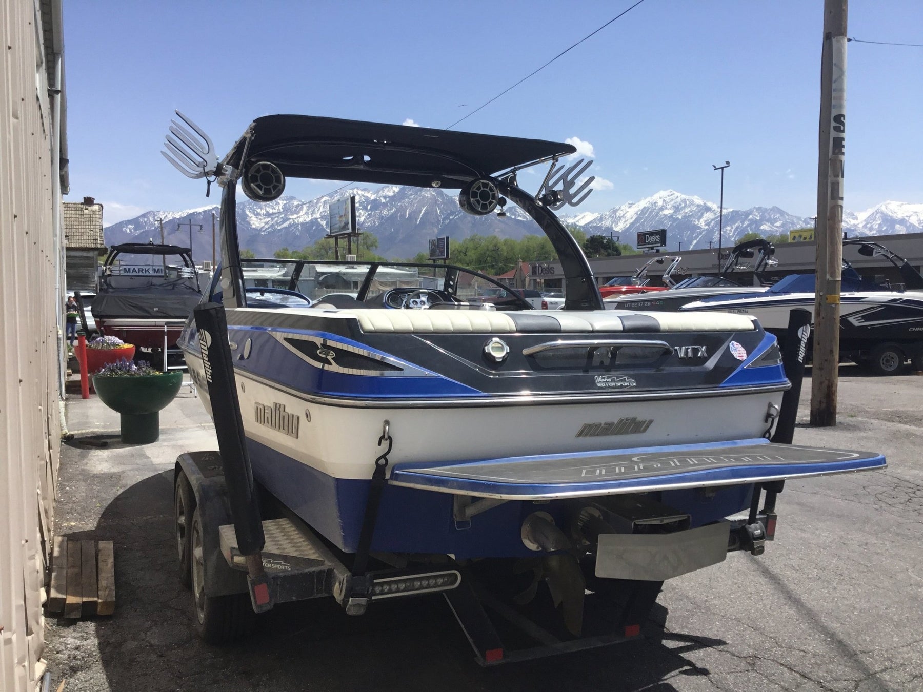Malibu with Illusion Tower Folding Canopy Top - BoardCo