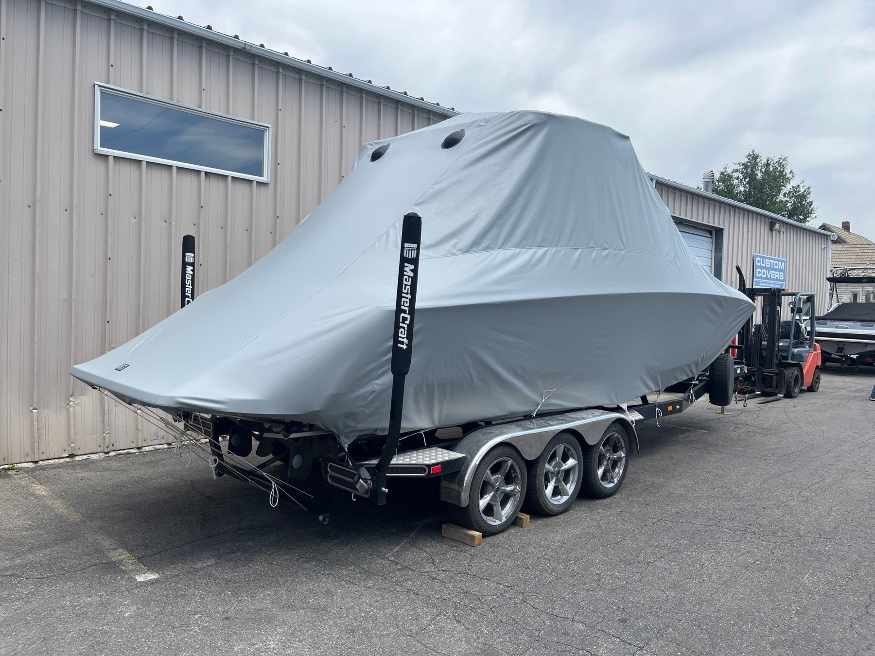 MasterCraft X80 with the ZeroFlex 5.2 Tower, and XL FCT bimini - BoardCo