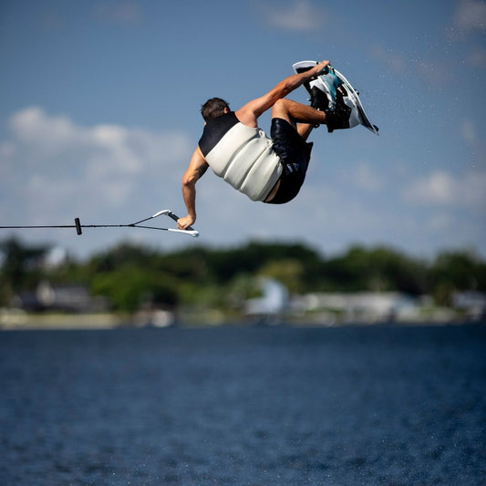 3 Questions to Answer When Buying Wakeboard - BoardCo