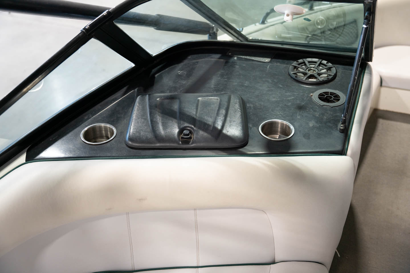 2001 Calibra VTS - BoardCo Boats