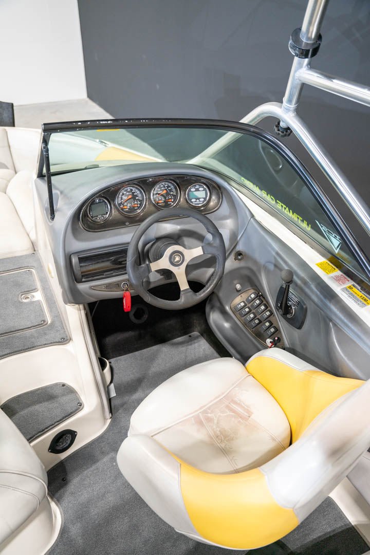 2004 Centurion Avalanche - BoardCo Boats