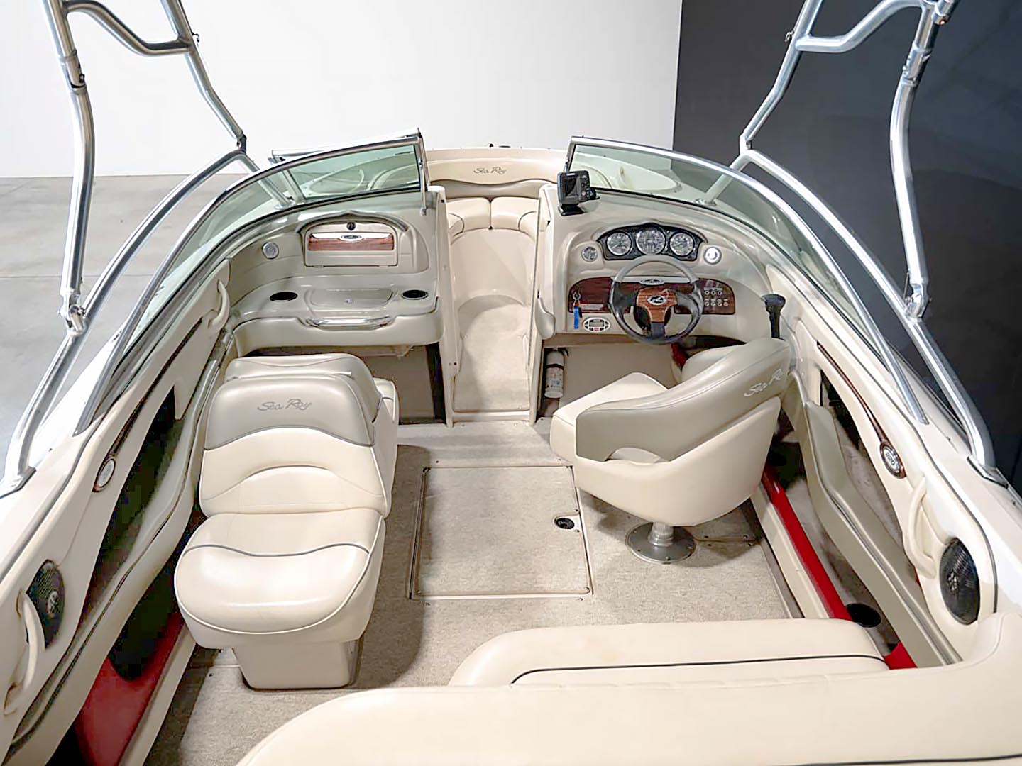 2004 Sea Ray 220 SELECT - BoardCo