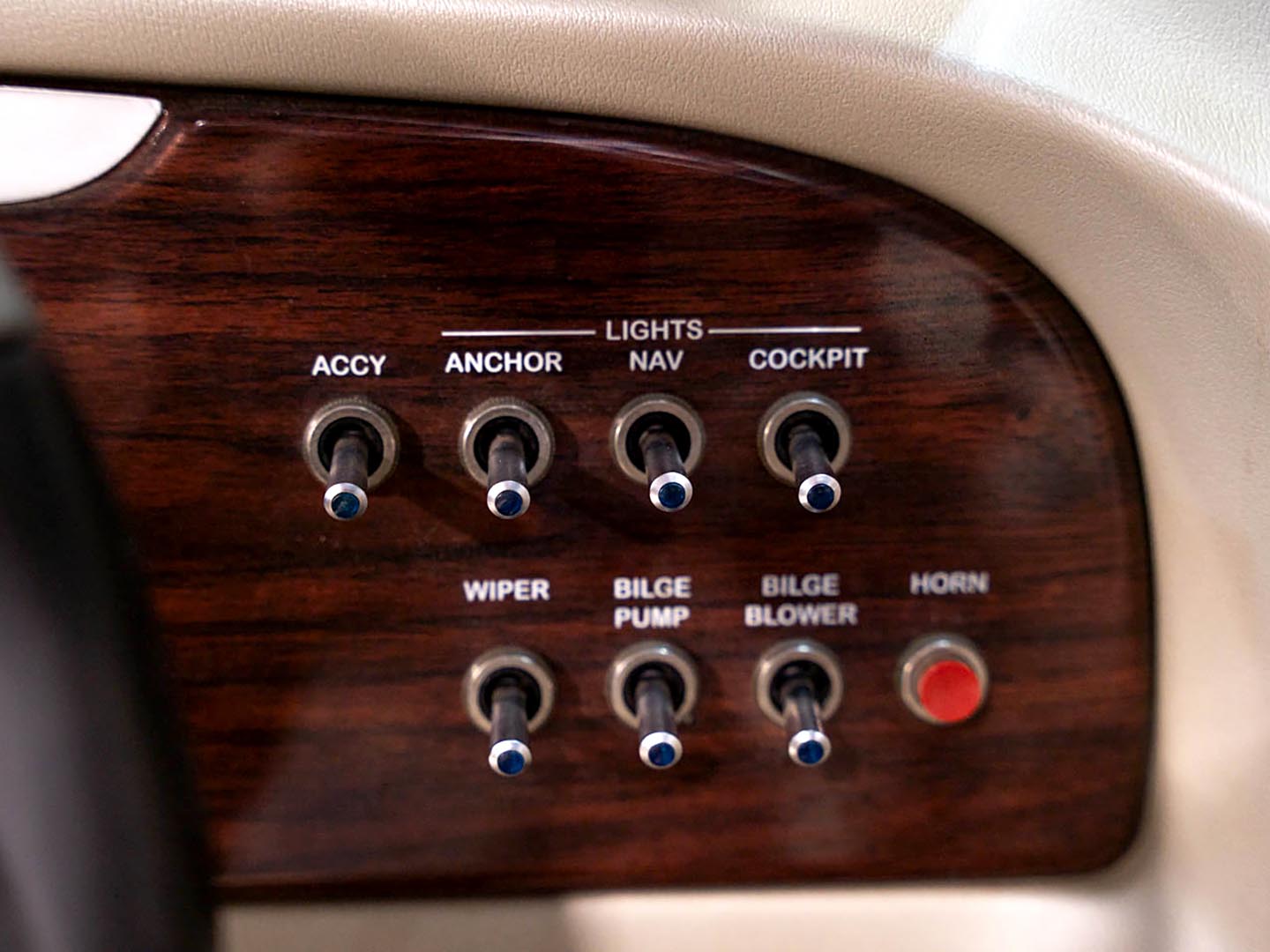 2004 Sea Ray 220 SELECT - BoardCo Boats