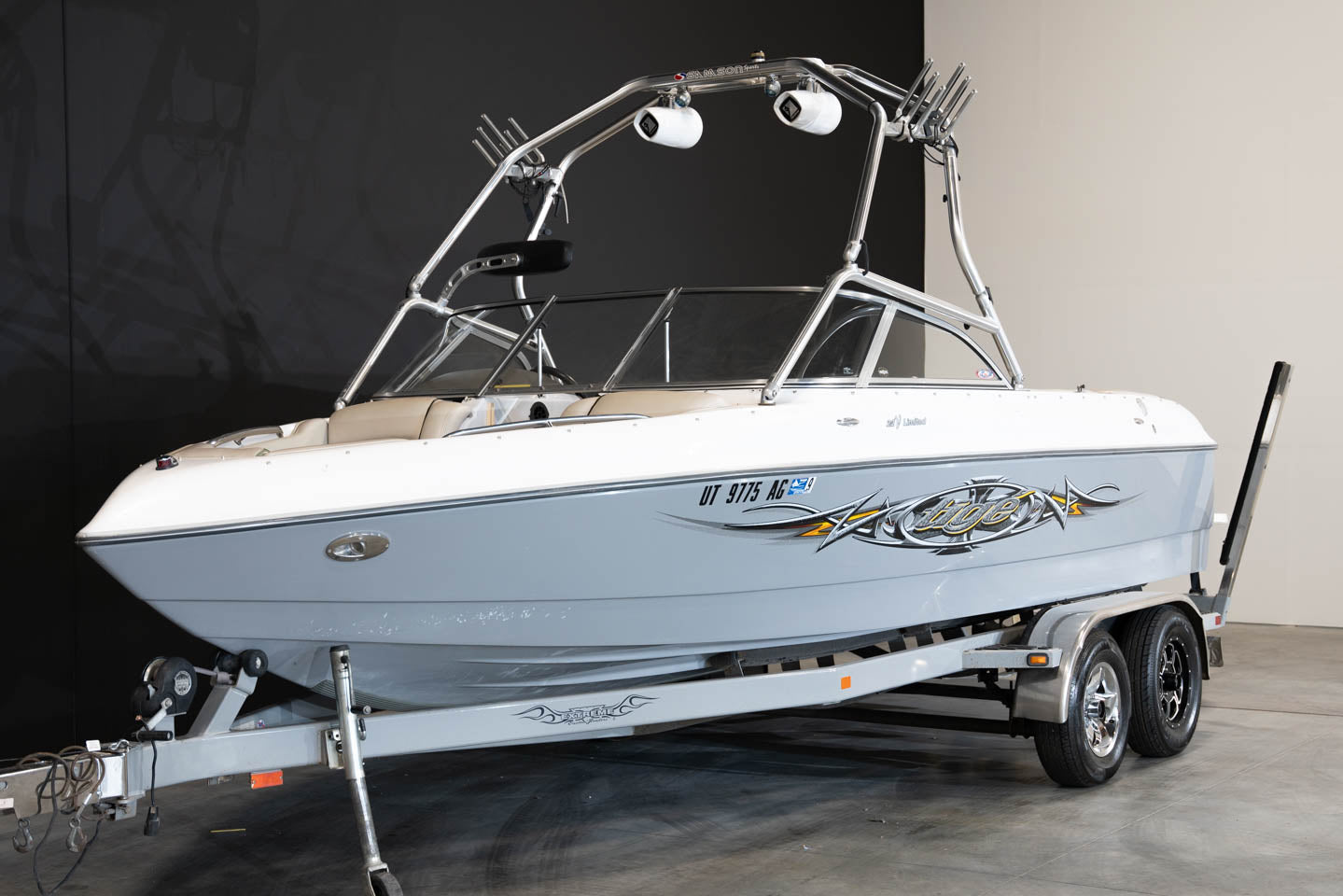 2004 Tige 22V - BoardCo Boats