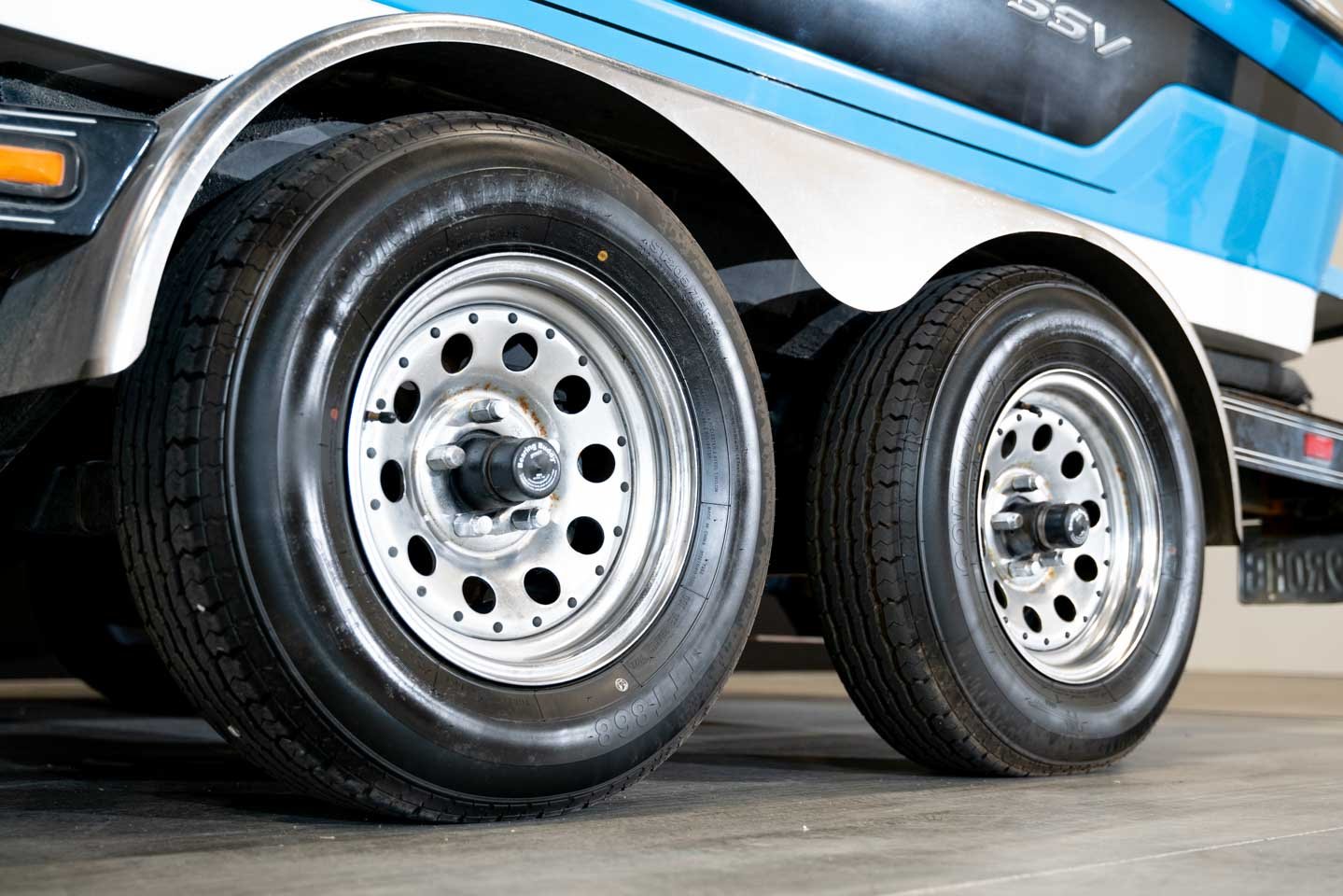 2005 Supra 22 SSV Launch - BoardCo Boats