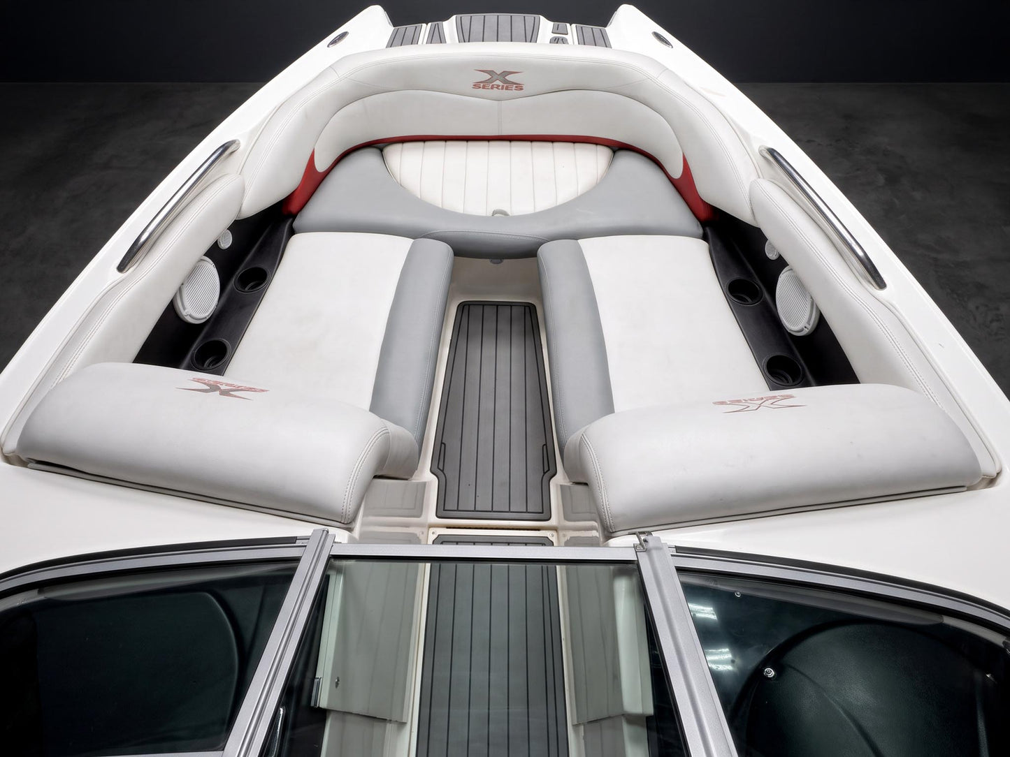 2006 Mastercraft Xstar in Red / White