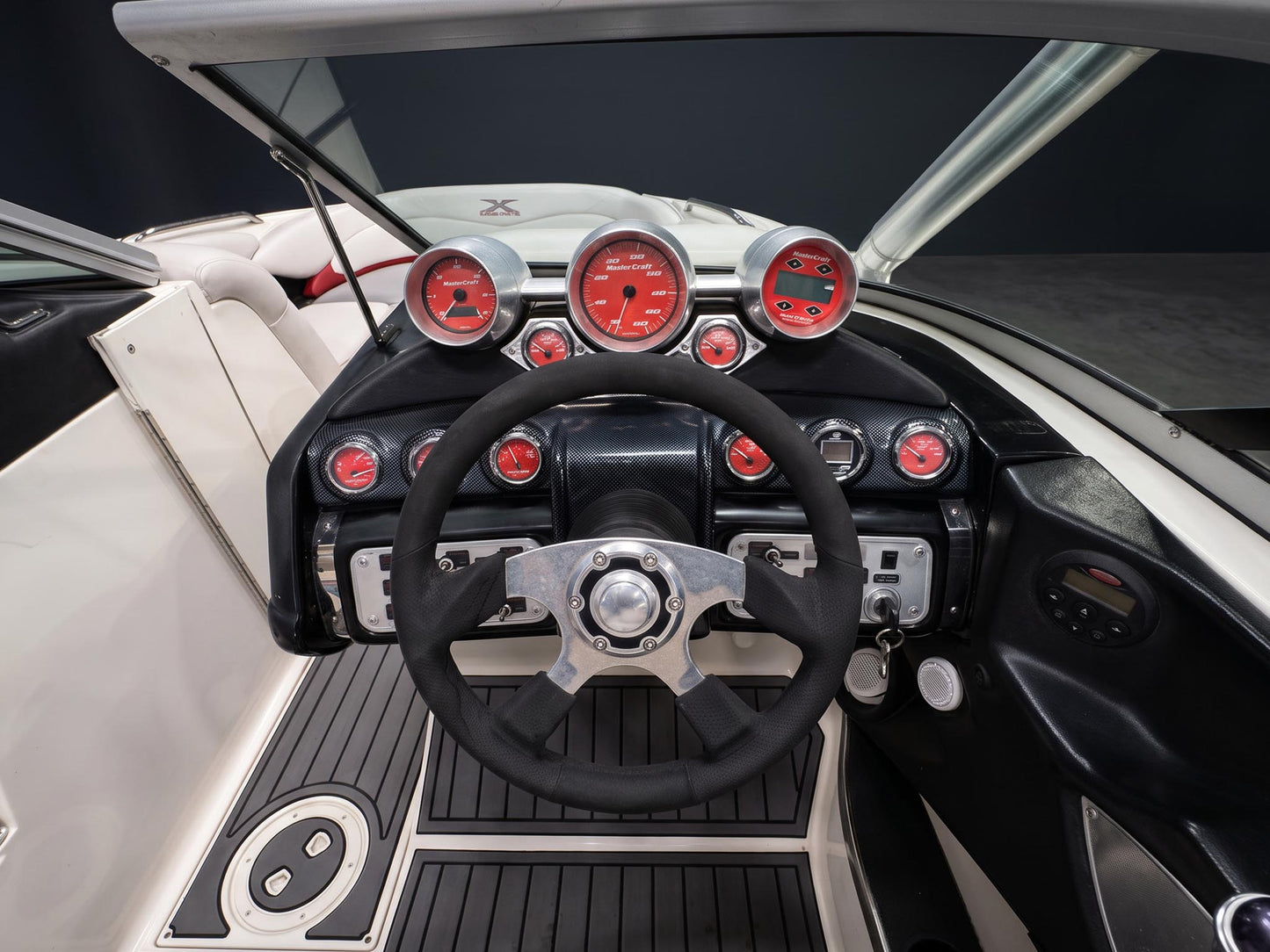 2006 Mastercraft Xstar in Red / White