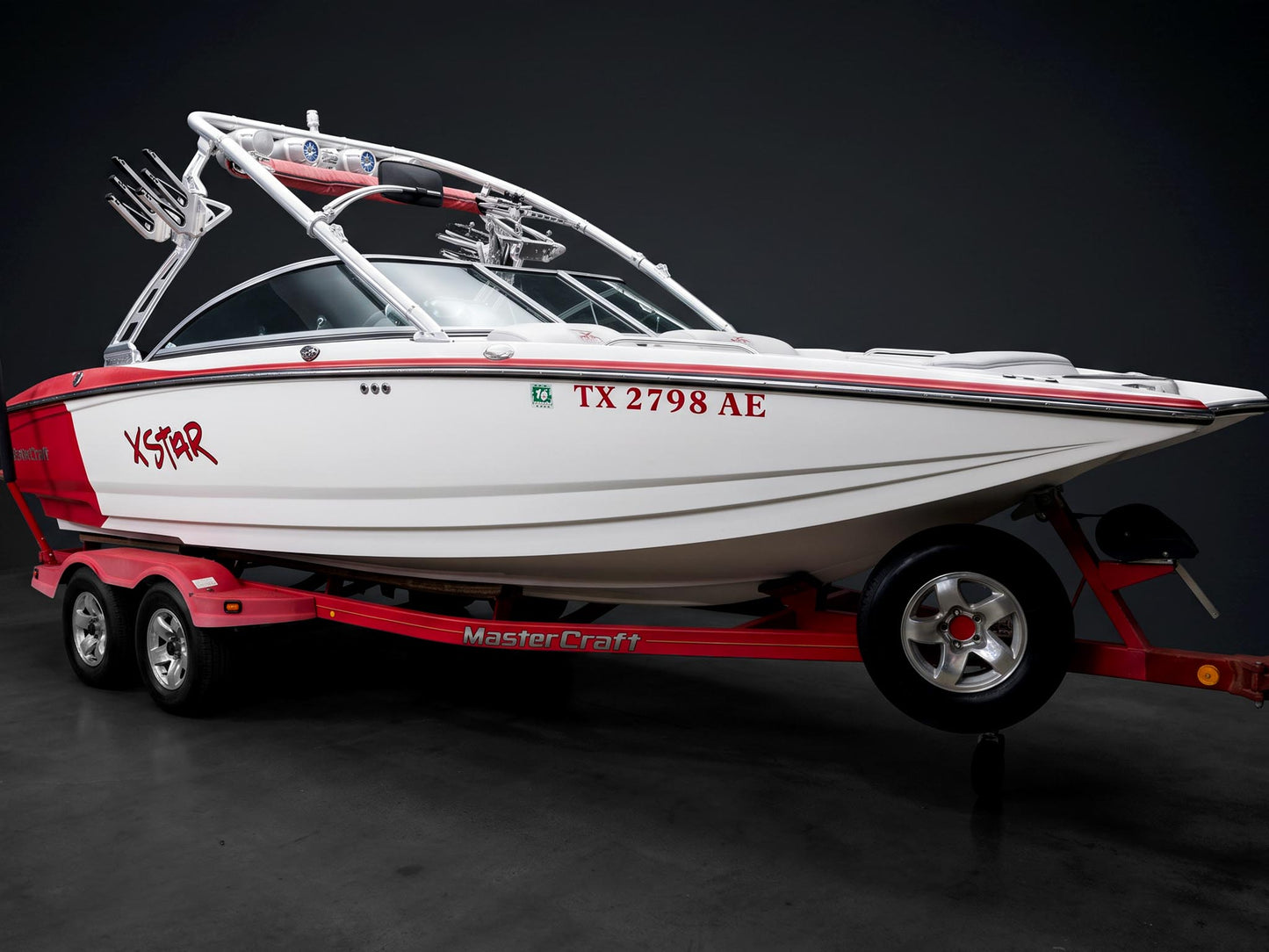 2006 Mastercraft Xstar in Red / White