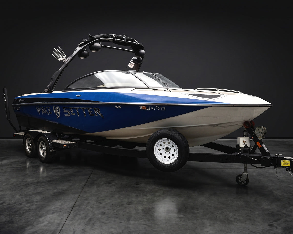 2008 Malibu 247LSV in Blue w/ White interior