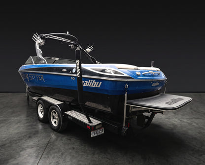 2008 Malibu 247LSV in Blue w/ White interior