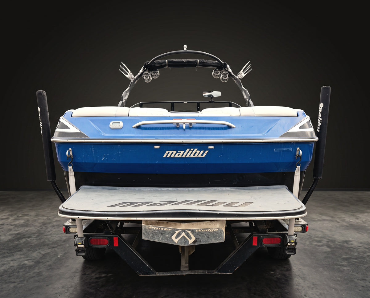 2008 Malibu 247LSV in Blue w/ White interior