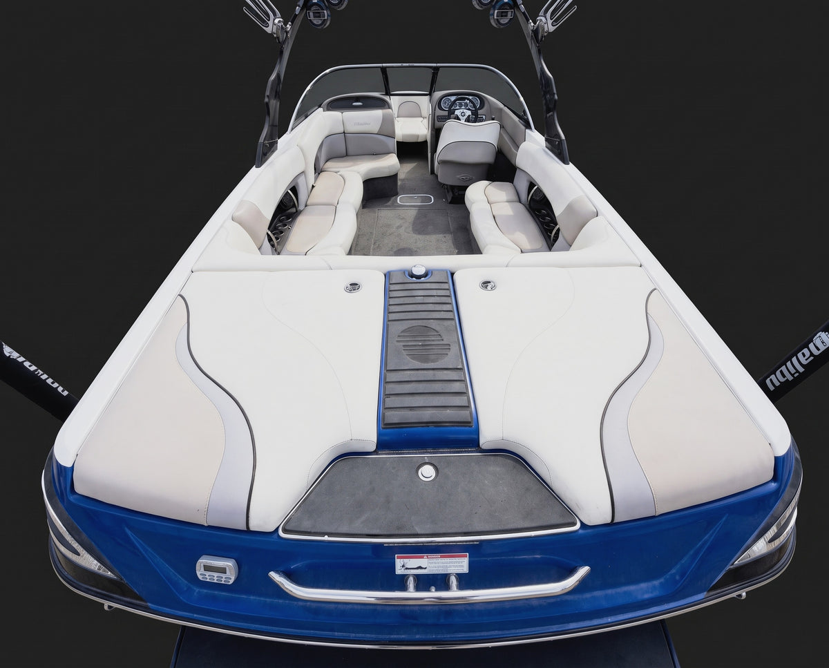2008 Malibu 247LSV in Blue w/ White interior