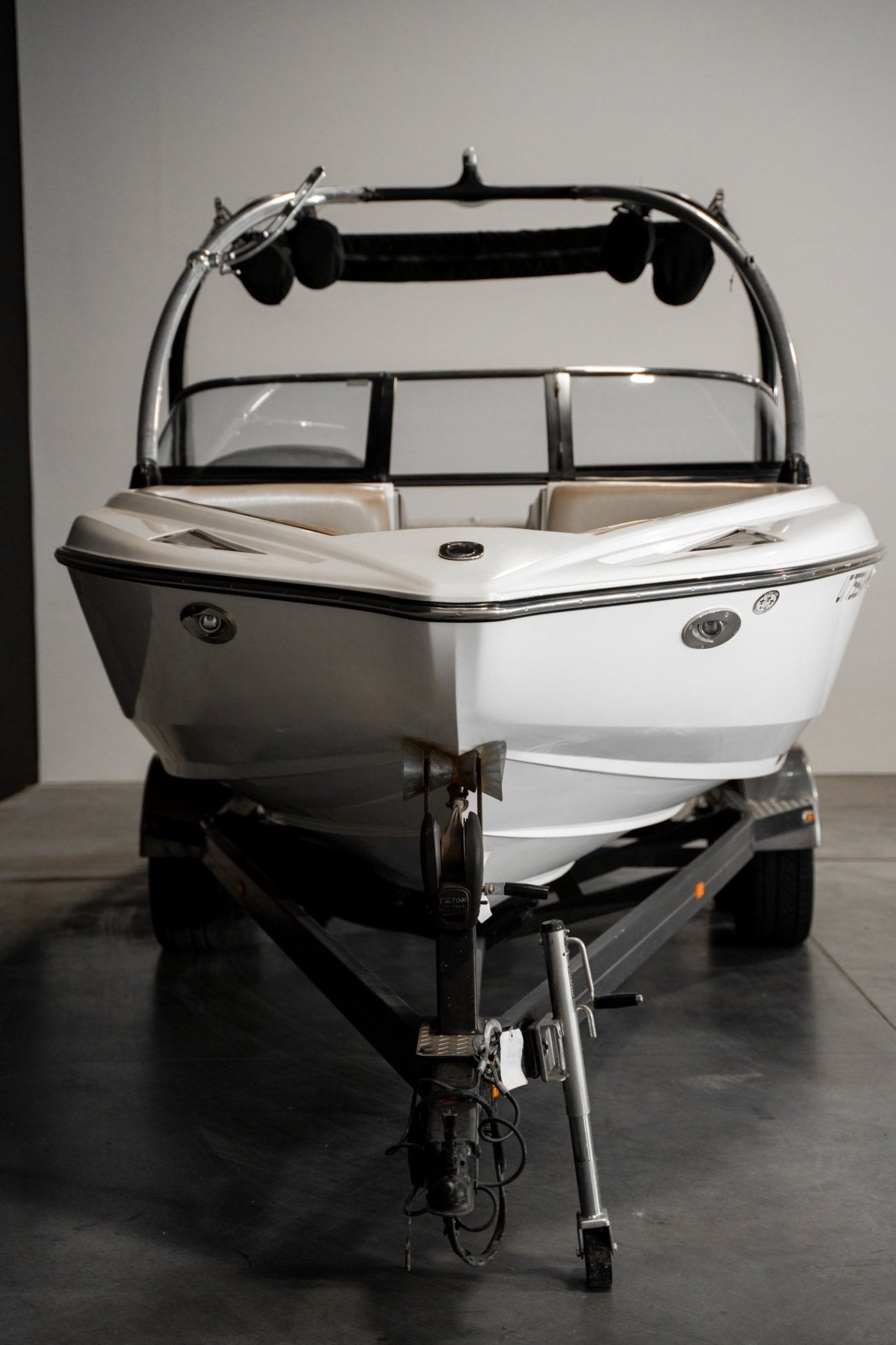 2008 Centurion SV240 - White / Blue - BoardCo Boats