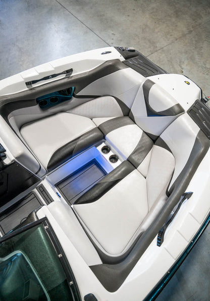 2015 Centurion FS33 - BoardCo