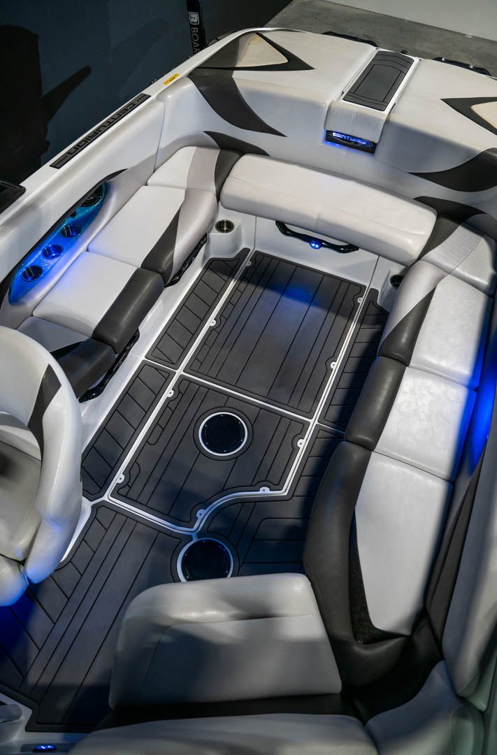 2015 Centurion FS33 - BoardCo Boats