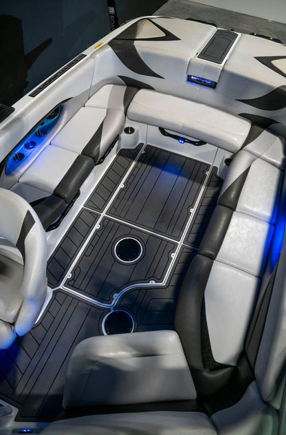 2015 Centurion FS33 - BoardCo Boats