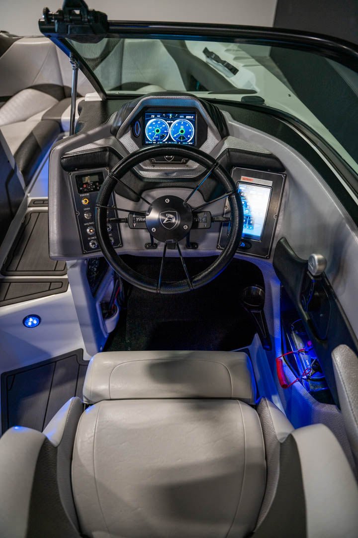 2015 Centurion FS33 - BoardCo Boats