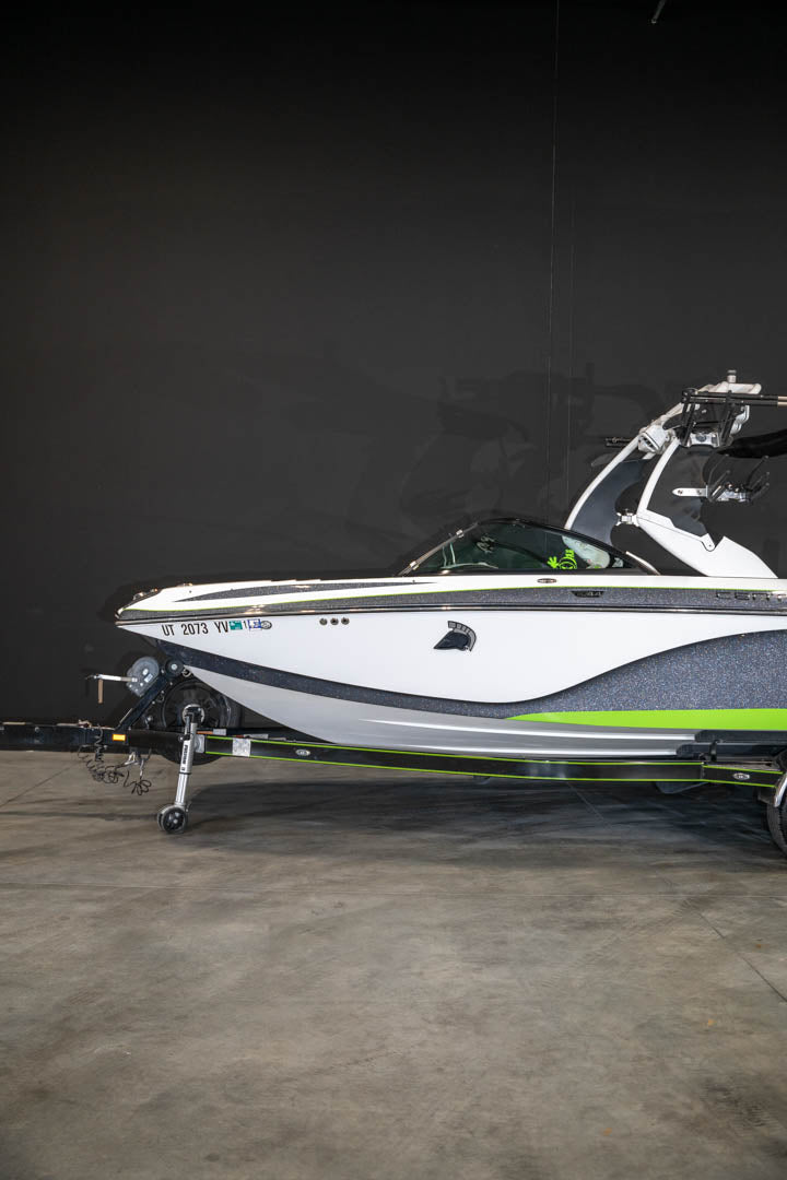2015 Centurion FS44 - BoardCo Boats