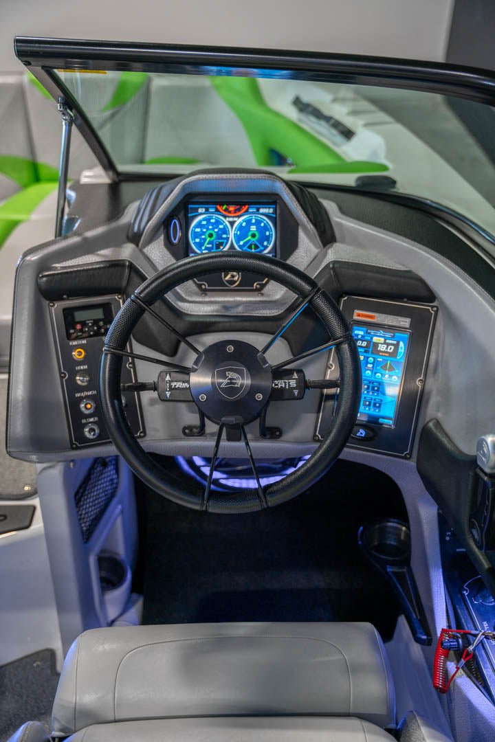 2015 Centurion FS44 - BoardCo Boats