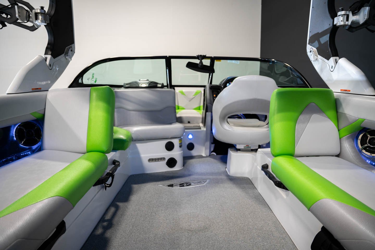 2015 Centurion FS44 - BoardCo Boats