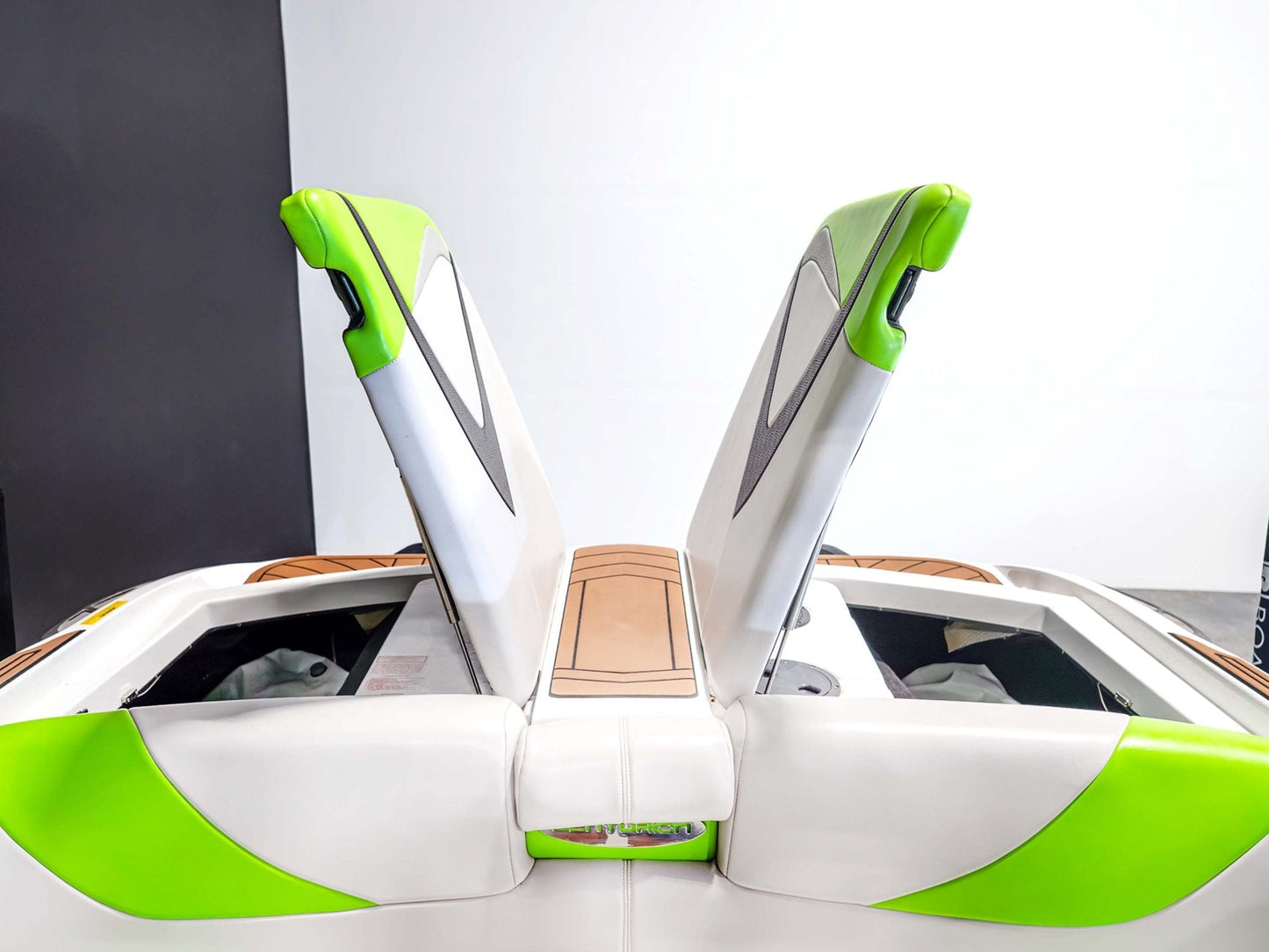 2015 Centurion FS44 - Margarita Green / Gunmetal Flake / Onyx Black - BoardCo Boats