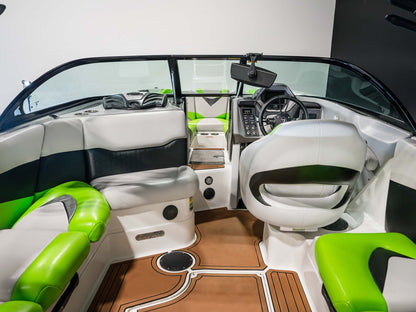 2015 Centurion FS44 - Margarita Green / Gunmetal Flake / Onyx Black - BoardCo Boats
