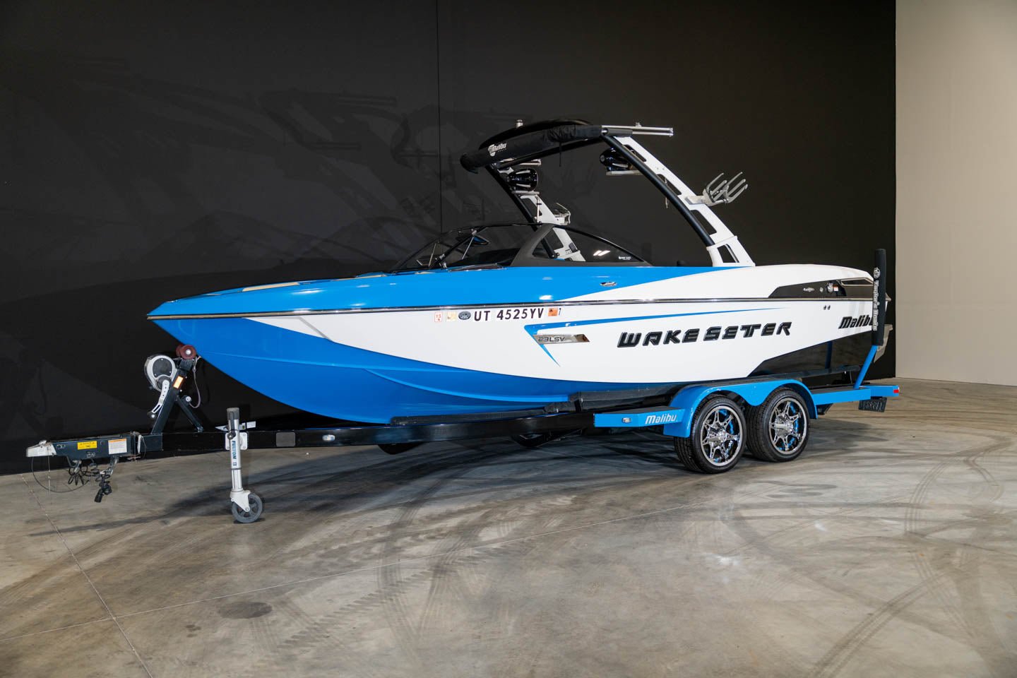2015 Malibu 23LSV - BoardCo Boats