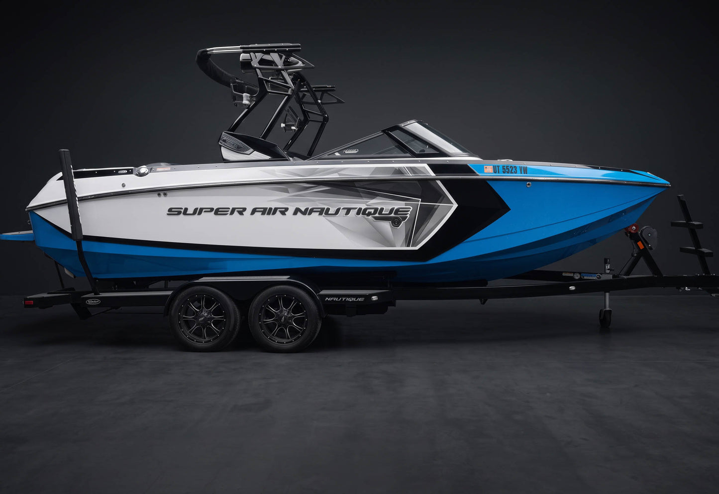 2016 Nautique G23 in White w/ White interior