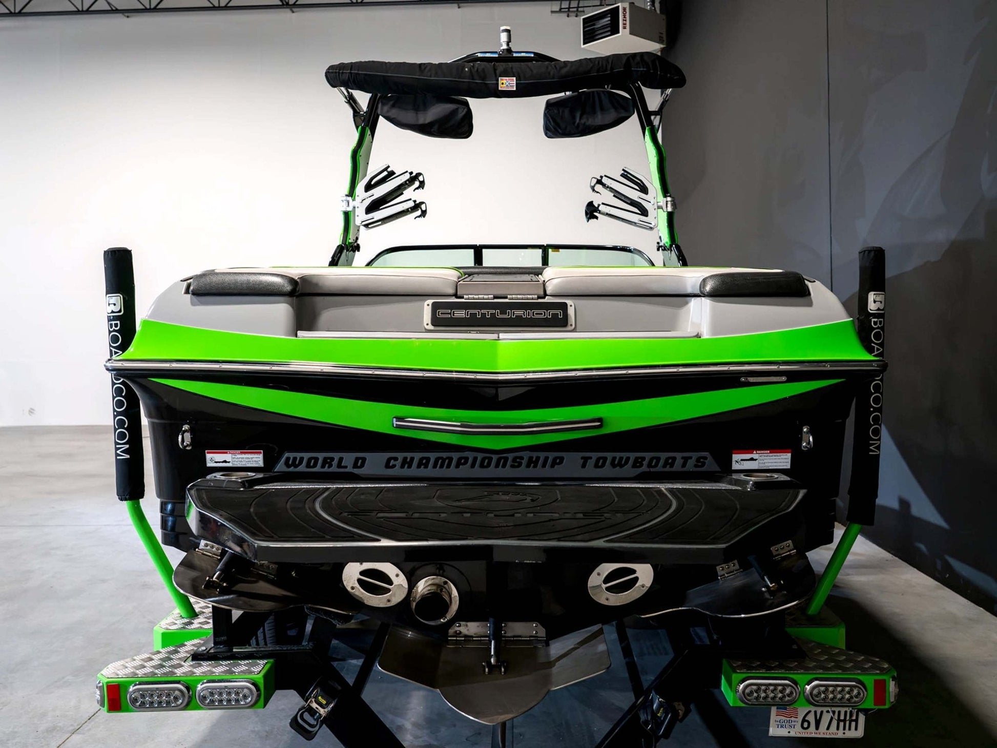 2016 Centurion Ri237 - Onyx Black / Gunmetal Flake / Lime Green - BoardCo Boats