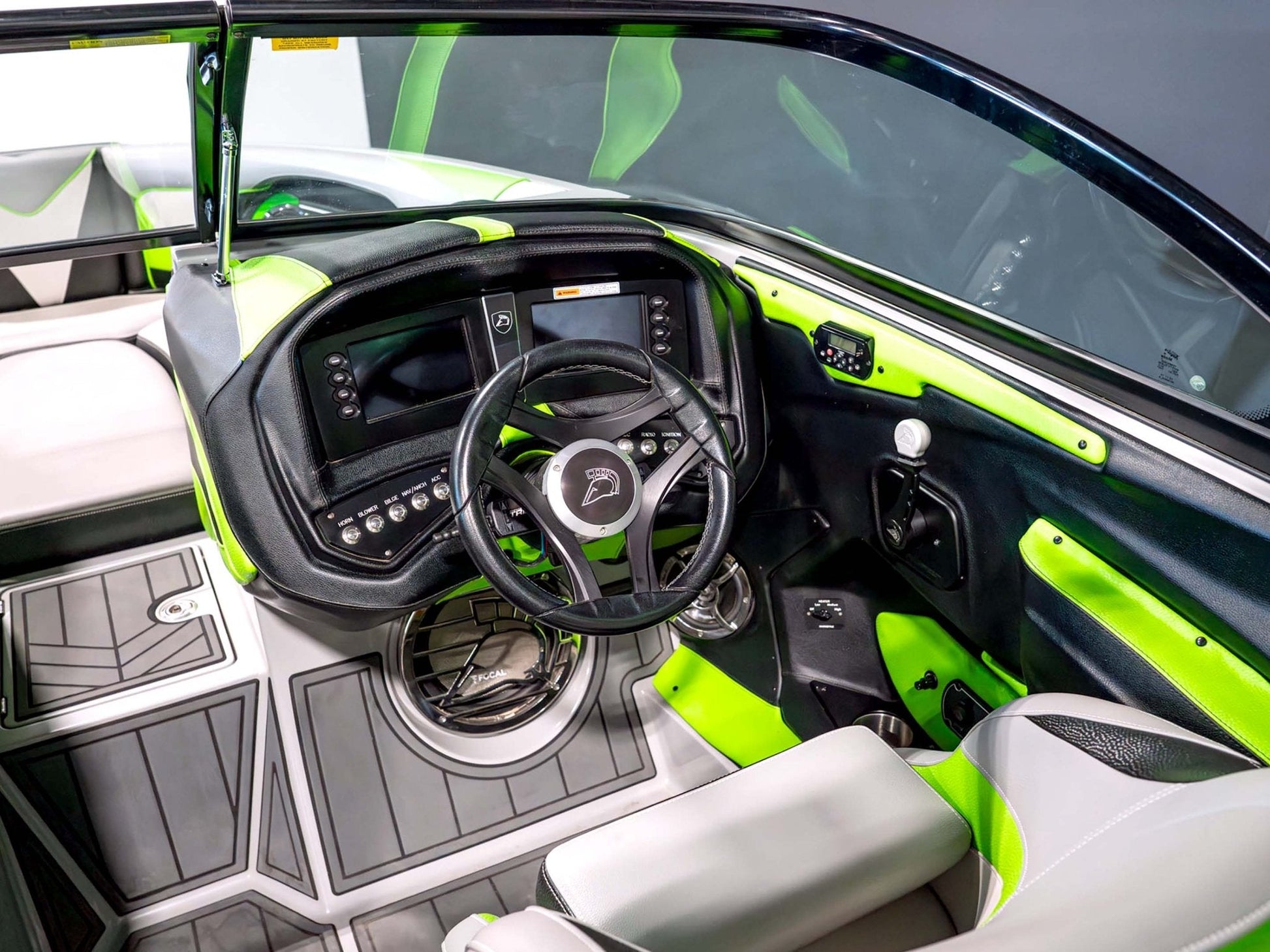 2016 Centurion Ri237 - Onyx Black / Gunmetal Flake / Lime Green - BoardCo Boats