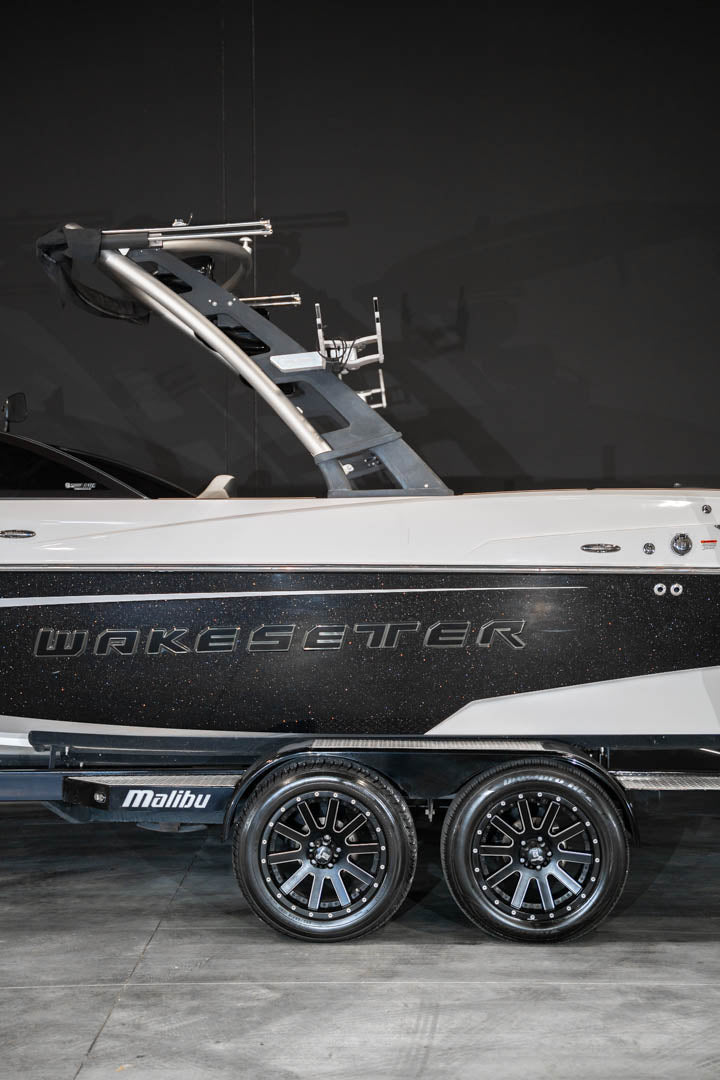 2016 Malibu 23 LSV - BoardCo Boats