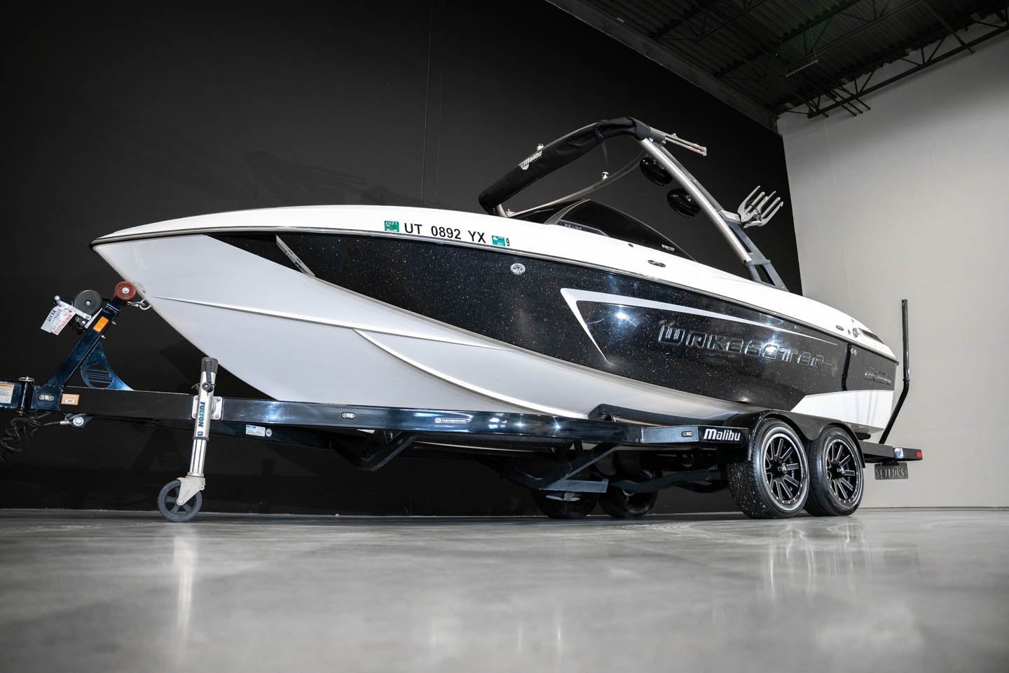 2016 Malibu 23 LSV - BoardCo