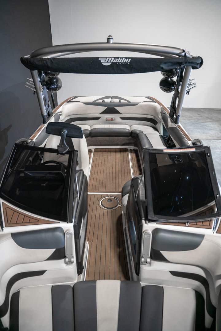 2016 Malibu 23 LSV - BoardCo Boats