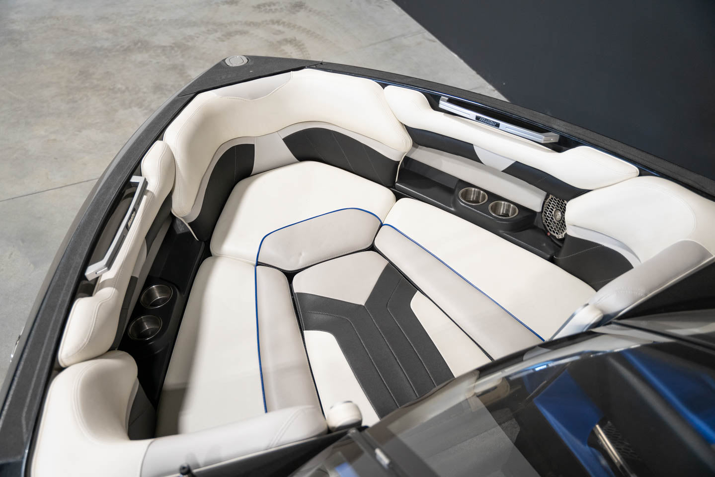 2016 Malibu 25LSV - BoardCo Boats